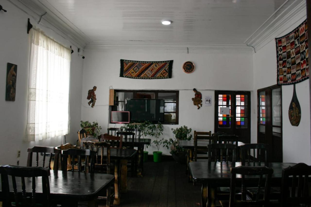 Rummy Hostal Uyuni Bagian luar foto